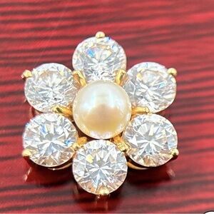 14K Yellow Gold Pearl & CZ Flower Pendant • 1.36g Dainty Floral Charm